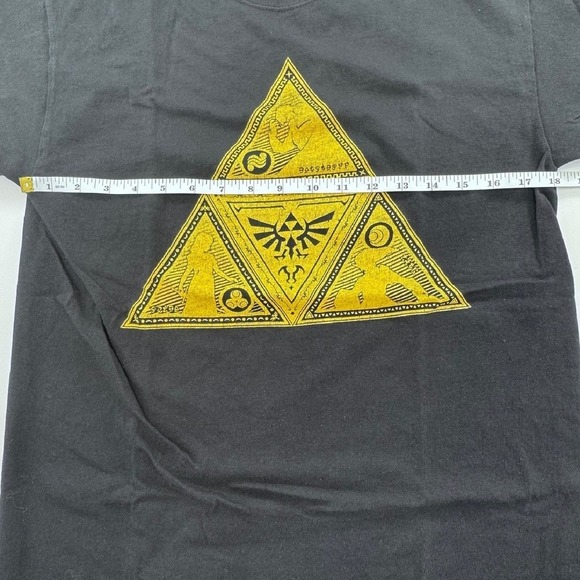 Zelda Triforce T-Shirt Nintendo Graphic Tee Short Sleeve Black Medium - Picture 4 of 5